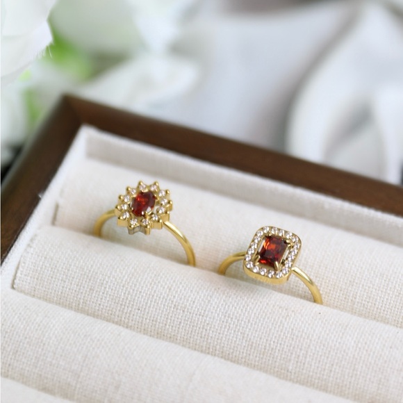 Gold Red Ruby Solitaire / Rectangle Zircon Ring - Picture 4 of 6